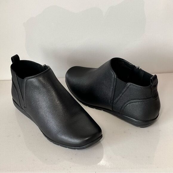 Easy Spirit Aerial Side Leather Zip Ankle Booties - Picture 3 of 7